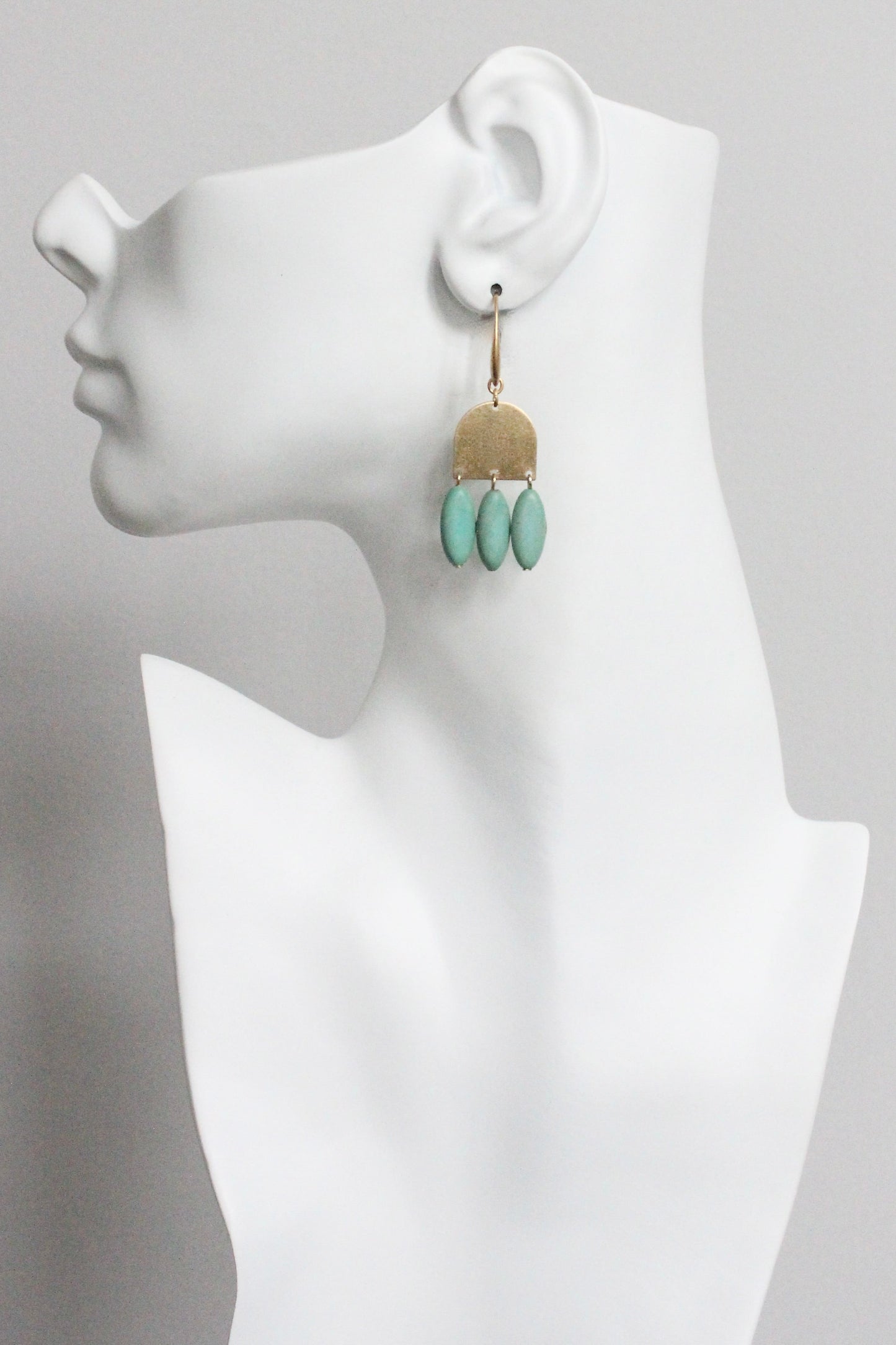 MLNE18 Turquoise geometric earrings