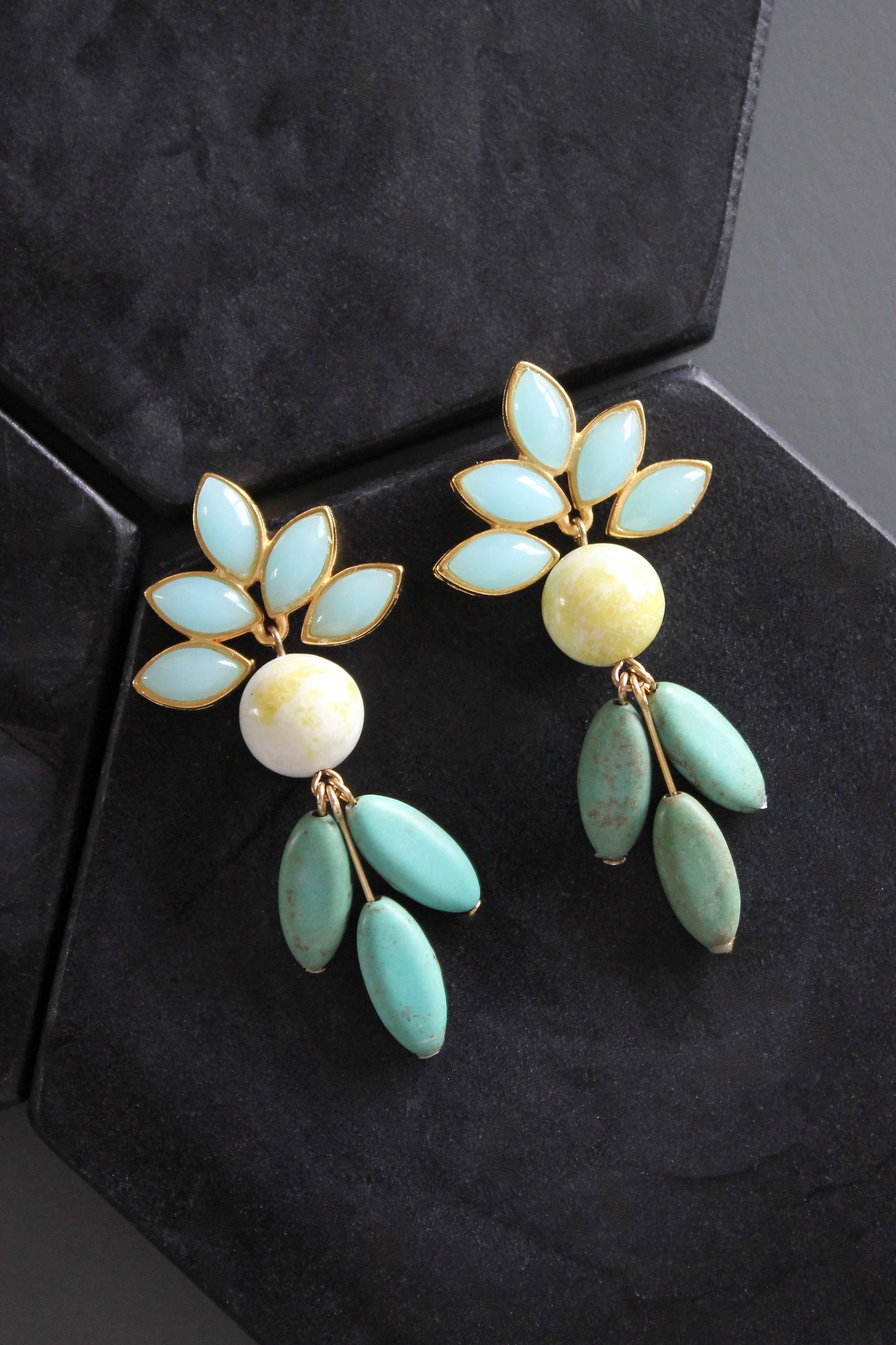 MLNE21 Post earrings with vintage glass and turquoise
