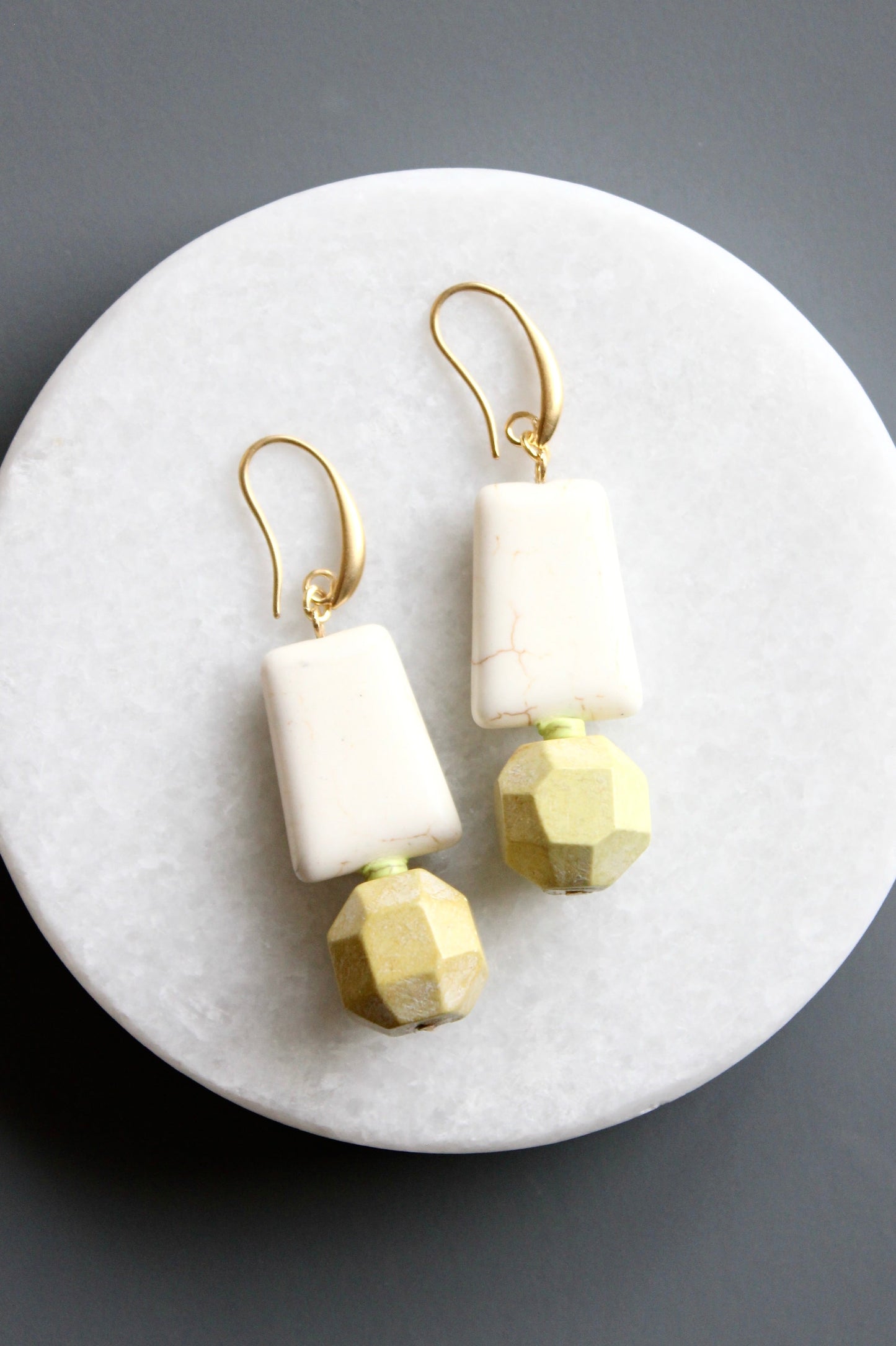 MLNE25 Yellow and white turquoise geometric earrings