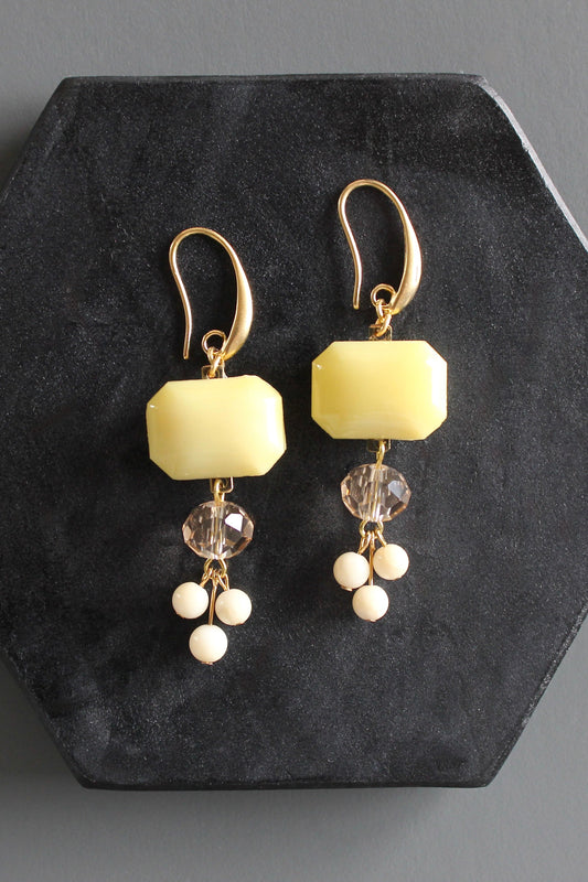 MLNE26 Vintage yellow glass cluster earrings