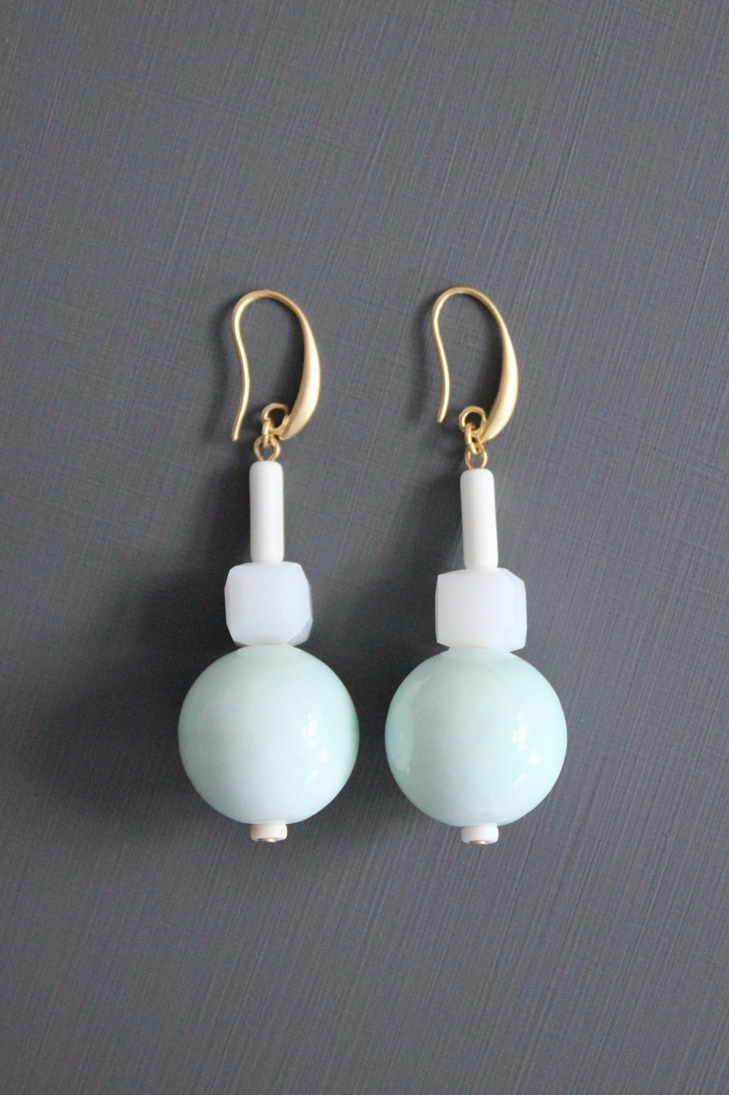 MLNE31 Chunky ceramic and glass earrings