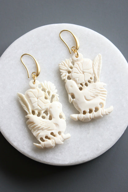 MLNE36 Hand carved earrings