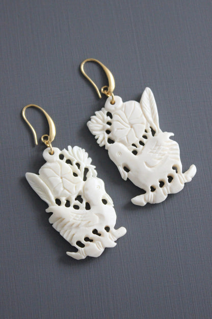 MLNE36 Hand carved earrings