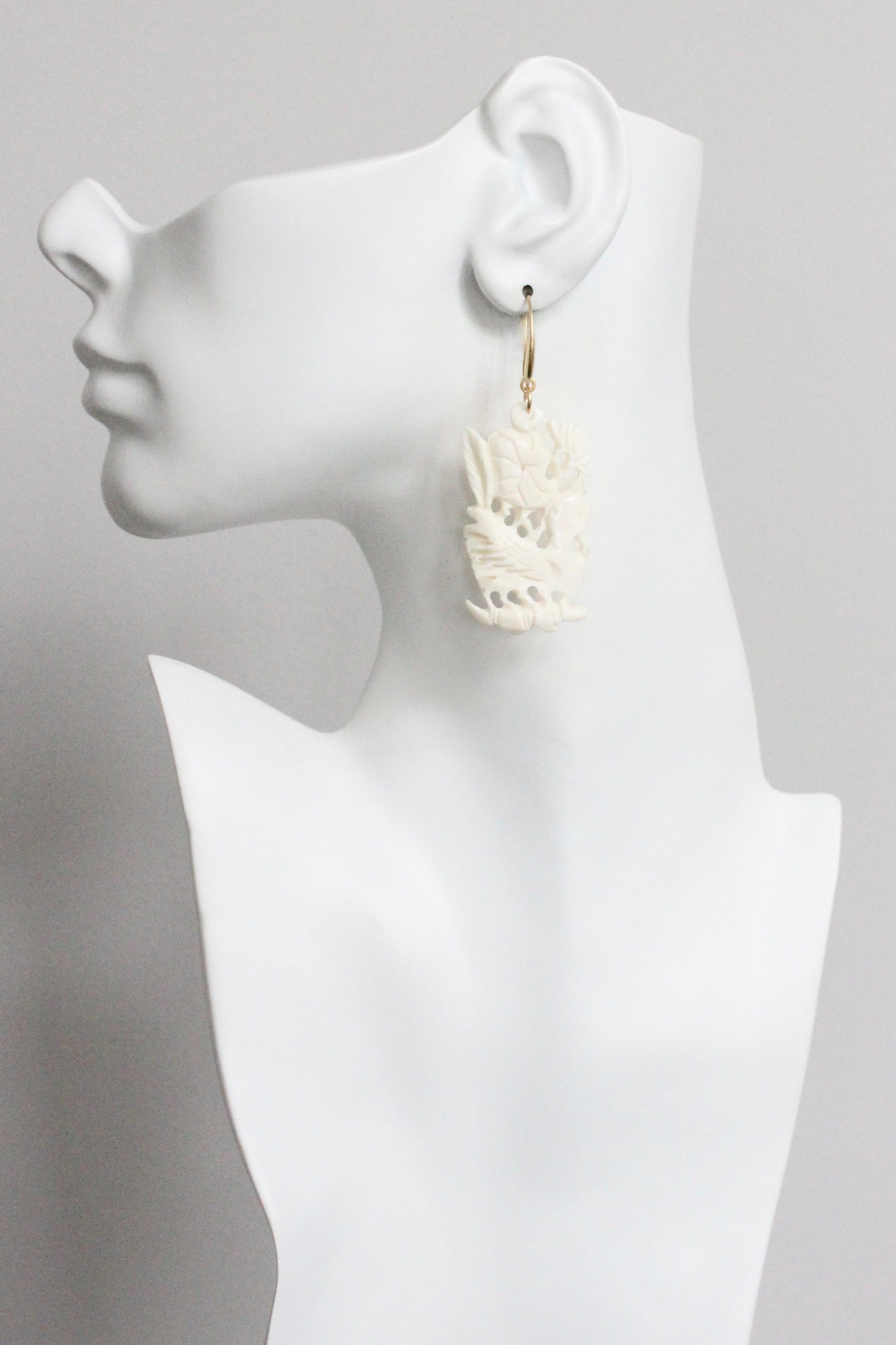 MLNE36 Hand carved earrings