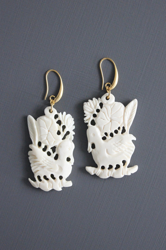 MLNE36 Hand carved earrings