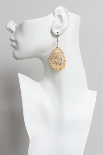 MLNE38 Hand carved earrings