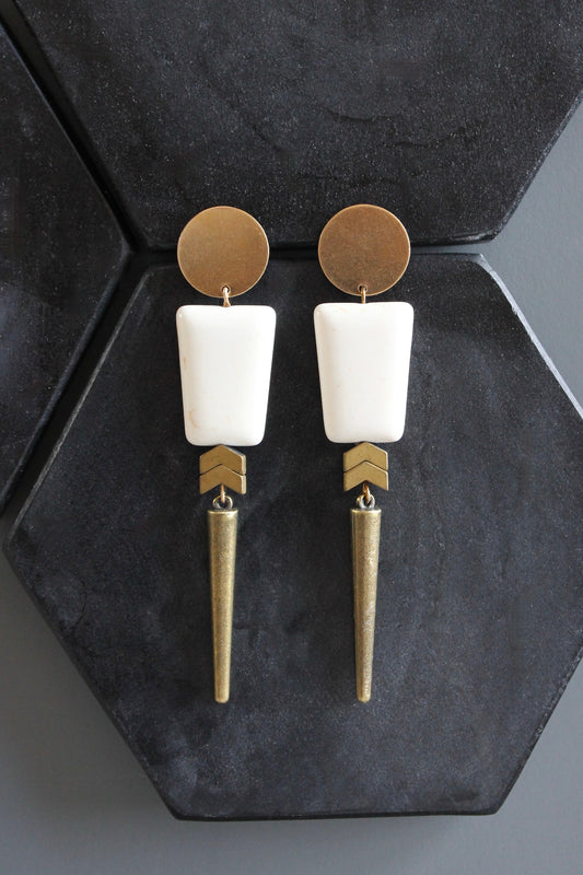 MLNE49 Magnesite and brass geometric post earrings