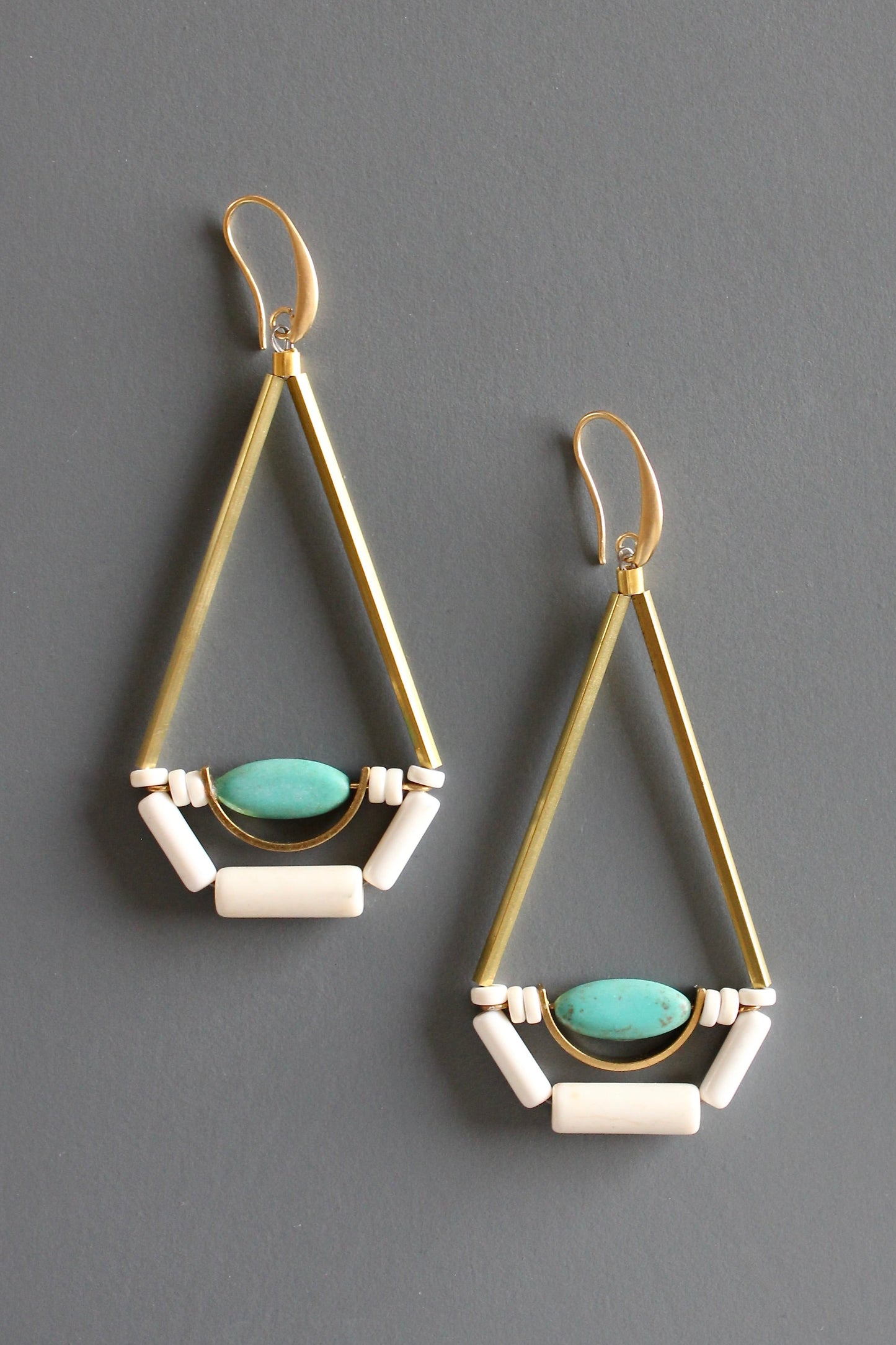 MLNE55 Turquoise and brass geometric earrings