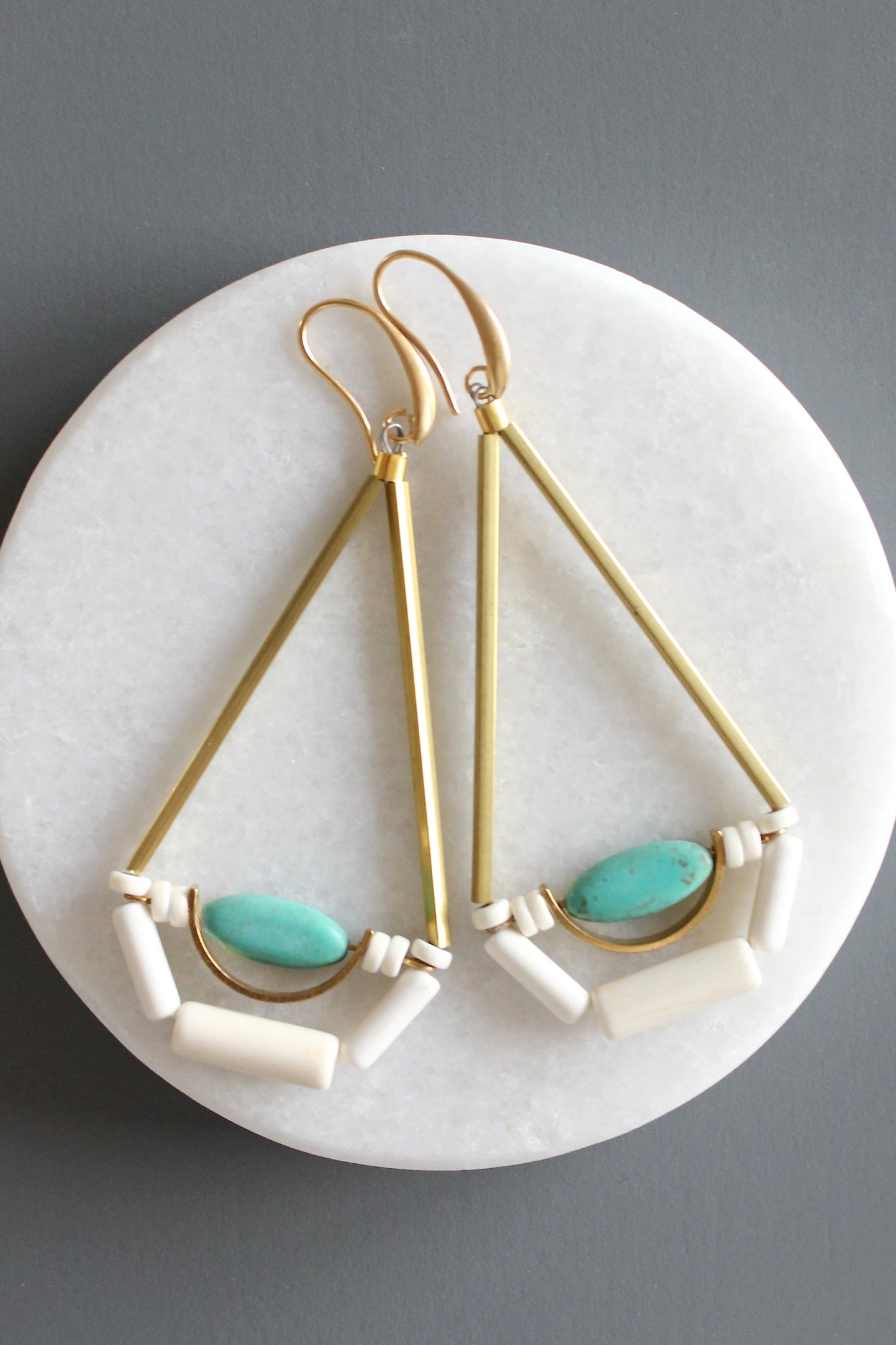 MLNE55 Turquoise and brass geometric earrings