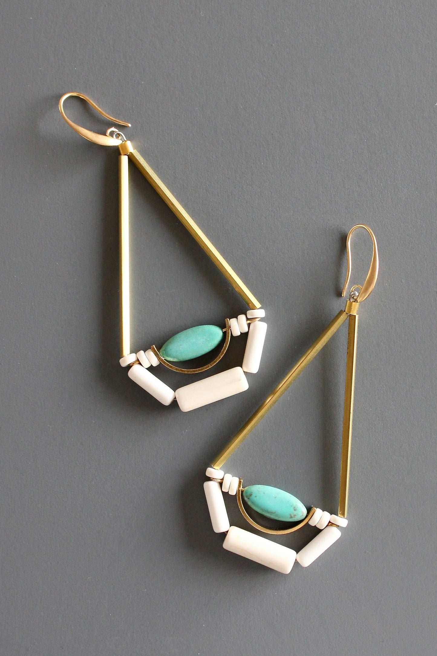 MLNE55 Turquoise and brass geometric earrings